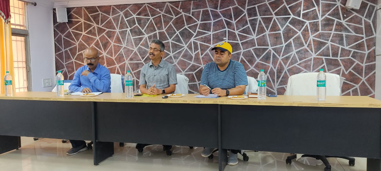 ସଡ଼କ ଦୁର୍ଘଟଣା ଓ ସଡକ ଦୁର୍ଘଟଣା ଜନିତ ମୃତ୍ୟୁ ହ୍ରାସ କରିବା ନିମନ୍ତେ ଜିଲ୍ଲା ସଡକ ସୁରକ୍ଷା କମିଟି ପକ୍ଷରୁ ବୈଠକ ଅନୁଷ୍ଠିତ…! 