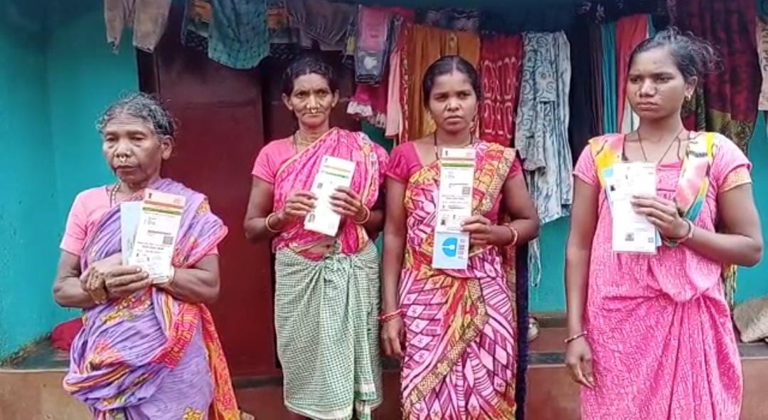 ଇଶ୍ରମ କାର୍ଡ ସଂଶୋଧନ କରିଦେବୁ କହି ନିରୀହ ଲୋକ ଙ୍କ ଠାରୁ ଠକିନେଲେ ୫୦ ହଜାର ରୁ ଉର୍ଦ୍ଧ ଟଙ୍କା …!