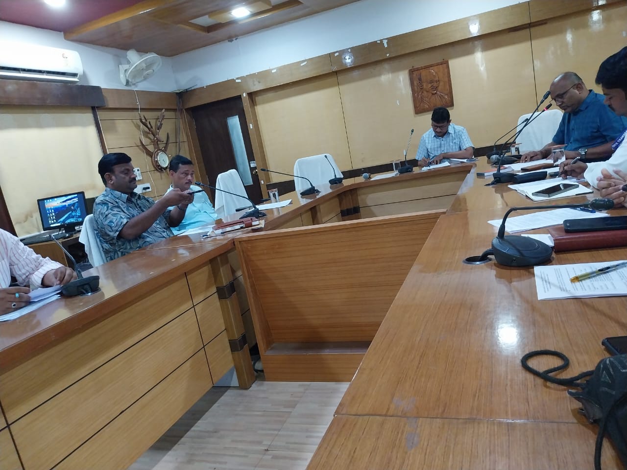 ଜିଲ୍ଲାସ୍ତରୀୟ ସଡ଼କ ସୁରକ୍ଷା କମିଟି ବୈଠକ ଅନୁଷ୍ଠିତ …!