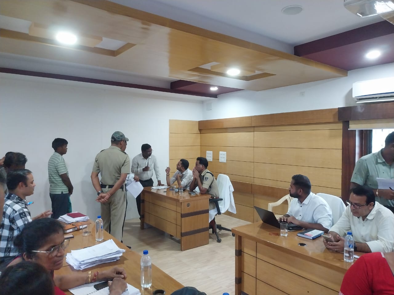 ଜିଲ୍ଲାସ୍ତରୀୟ ଯୁଗ୍ମ ଜନଶୁଣାଣୀ ଶିବିର ଅନୁଷ୍ଠିତ ….!