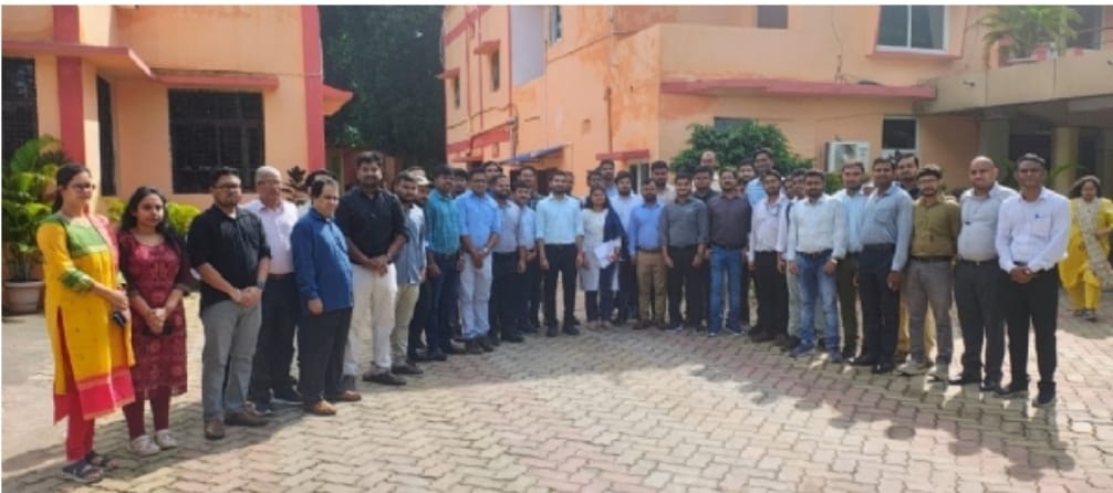 କଳାହାଣ୍ଡି ଜିଲ୍ଲା ପରିଦର୍ଶନରେ ରାଜ୍ୟ ସଚିବାଳୟର ୫୦ ଜଣ ଅଧିକାରୀ…!