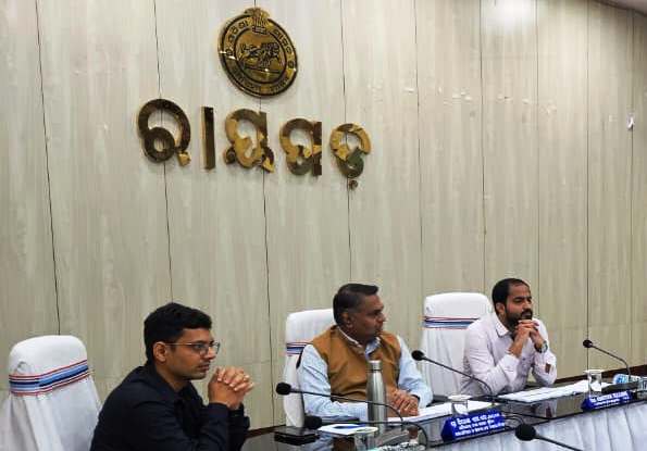 ପଞ୍ଚାୟତିରାଜ ଓ ପାନୀୟ ଜଳ ବିଭାଗ କମିଶନର ତଥା ସଚିବ ତଥା ଜିଲ୍ଲା ନୋଡାଲ ଅଧିକାରୀଙ୍କ ତିନିଦିନିଆ ରାୟଗଡ ଜିଲ୍ଲା ଗସ୍ତ ବିଭିନ୍ନ ପ୍ରକଳ୍ପ ପରିଦର୍ଶନ ଓ ସମୀକ୍ଷା…!