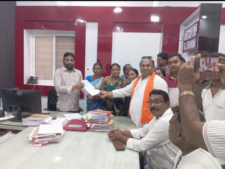 ପୁନଃଗଠନ ପ୍ରକ୍ରିୟାକୁ ବନ୍ଦ ରଖି ଆଉ ୨ ବର୍ଷ ପାଇଁ କାର୍ଯ୍ୟ କରିବାର ସୁଯୋଗ ଦେବା ନିମନ୍ତେ ଜିଲ୍ଲାପାଳ ଙ୍କ ଜରିଆରେ ଶ୍ରୀମତୀ ପ୍ରଭାତୀ ପରିଡ଼ା ଉପ ମୁଖ୍ୟ ମନ୍ତ୍ରୀ ତଥା ବିଭାଗୀୟ ମନ୍ତ୍ରୀ ଓଡିଶା ସରକାର ଲୋକସେବା ଭବନ ଭୁବନେଶ୍ବର ଓଡିଶା ଙ୍କୁ ନିବେଦନ ପତ୍ର…!